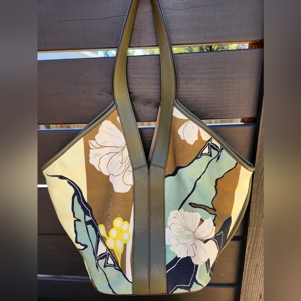 Vince Camuto Green Print Purse - Picture 2 of 9